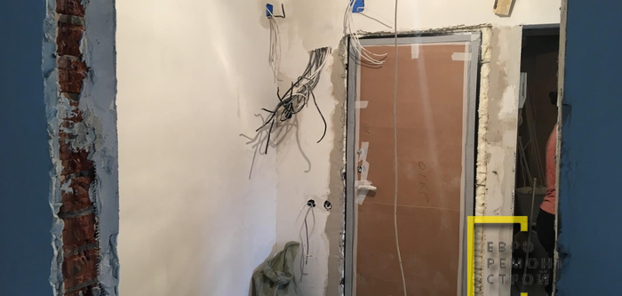 Установили входную дверь